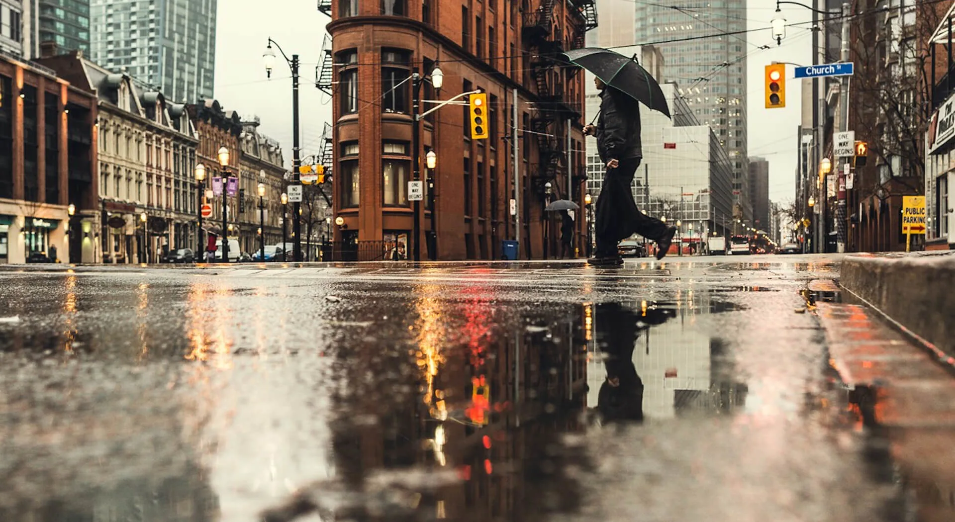 enjoy the street after rain